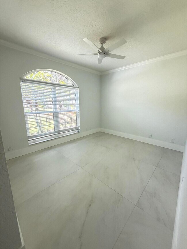 Building Photo - 10114 Hunt Club Ln