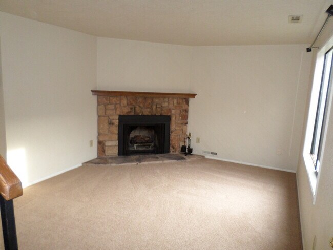 Building Photo - 1149 Progress Dr