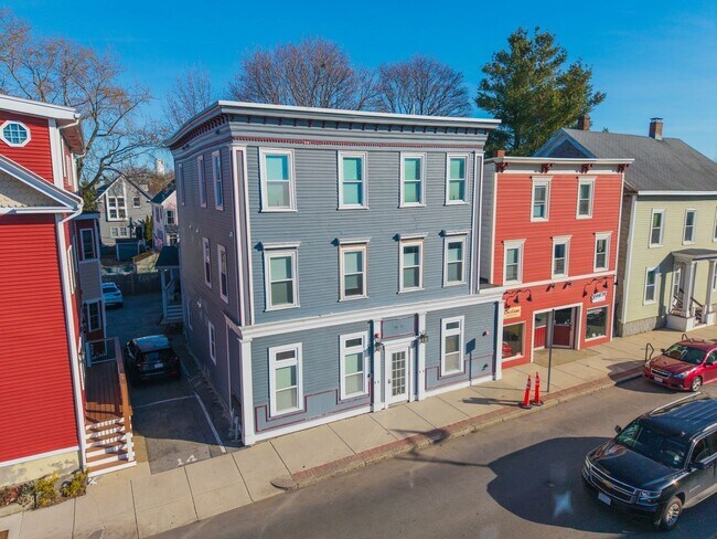 Building Photo - 93 Bridge St