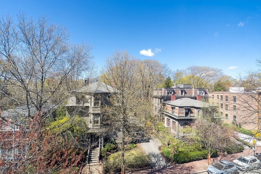Building Photo - 36 Linnaean St