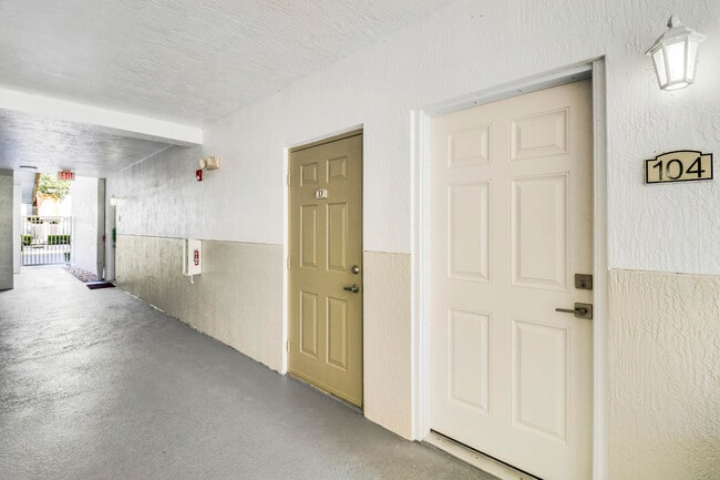 Building Photo - 11010 Legacy Dr