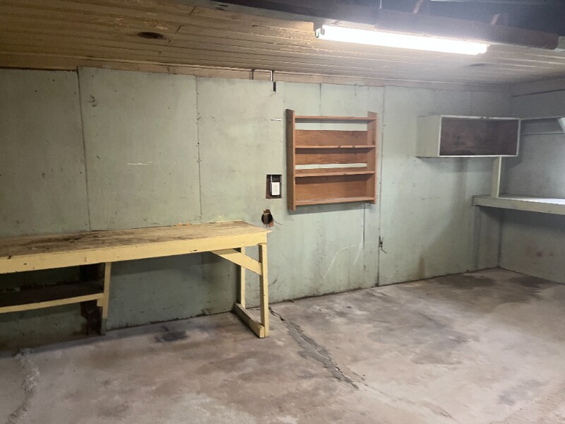 Building Photo - 2303 St Francis Ave