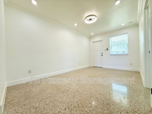 Building Photo - 750 Bethune St