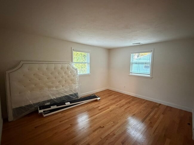 Building Photo - 90 High St