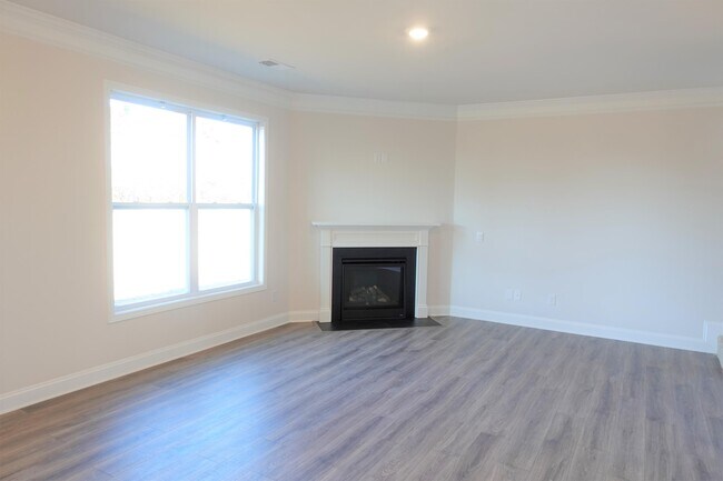 Building Photo - 461 Pine Nut Wy