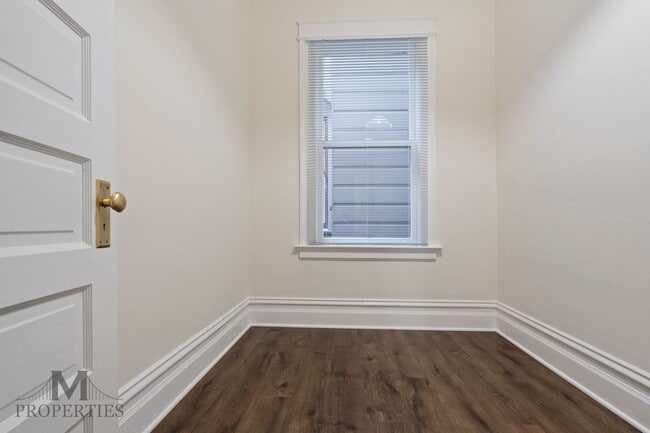 Building Photo - Updated Edwardian Style Noe Valley Flat - ...