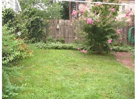 Building Photo - 304 E Broad St