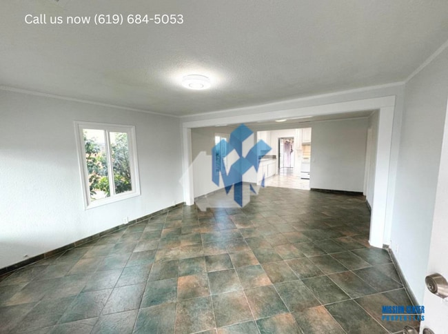 Building Photo - 5256-5260 Groveland Drive