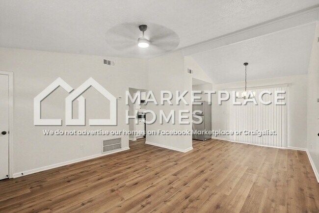 Building Photo - 9011 Homewood Dr