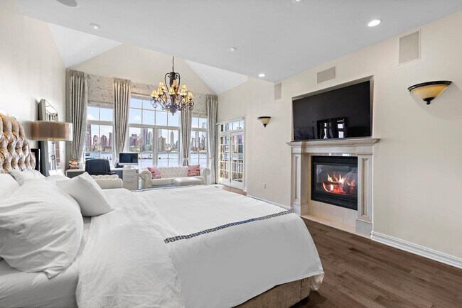 Building Photo - 33 Regency Pl