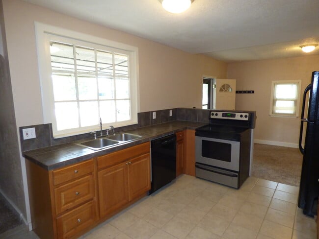 Building Photo - $0 DEPOSIT OPTION! CHARMING EDGEWATER 3 BED/2BATH HOME 3 BLOCKS FROM SLOAN'S LAKE