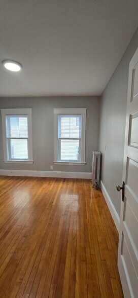 Building Photo - 860 Beech St