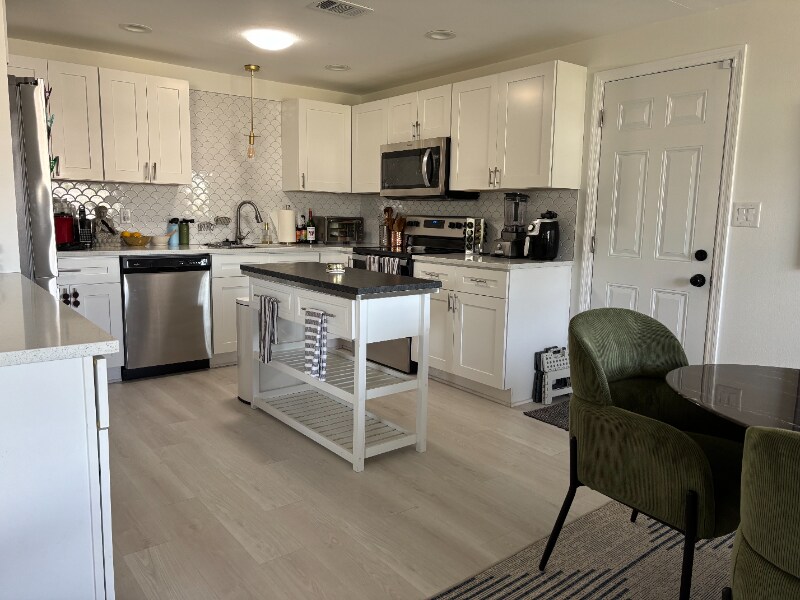 Building Photo - 3441 Fairview Dr