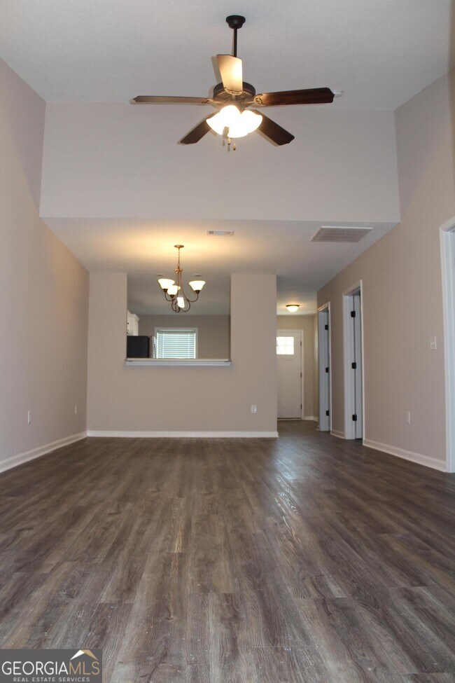 Building Photo - 425 Andover Dr