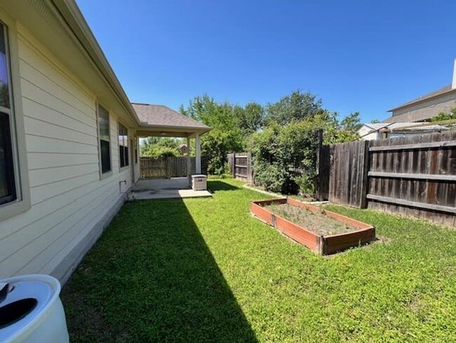 Building Photo - Executive One Story / 4 bedroom / Reserve ...