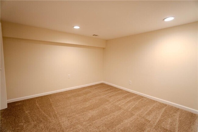 Building Photo - 6593 Dunwoody Trail