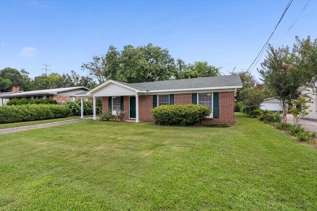 Building Photo - Charming 3-Bedroom Home with Fenced Yard – Convenient Location!