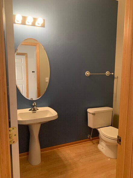 Main level powder room. - 1530 Zarthan Avenue South