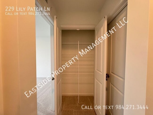 Building Photo - 229 Lily Patch Ln