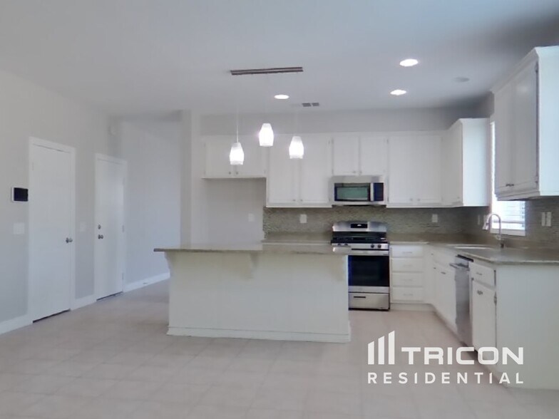 Building Photo - 11665 Minckler Cir
