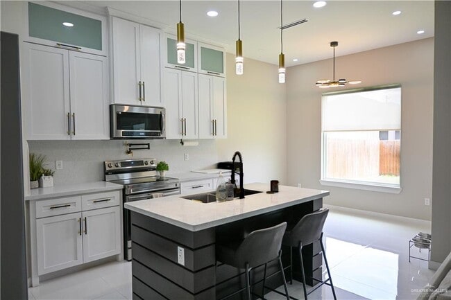Building Photo - 6008 N Pedaso del Sol St