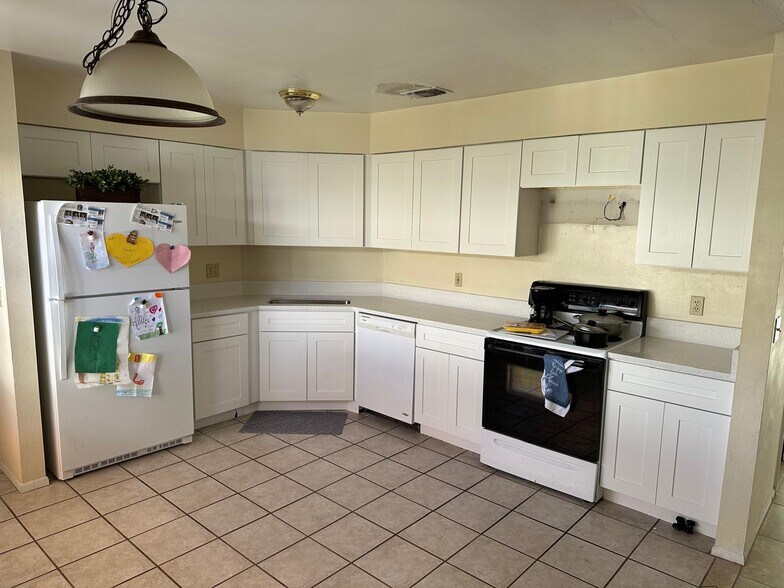 Building Photo - 7729 Indian Ridge Trl N