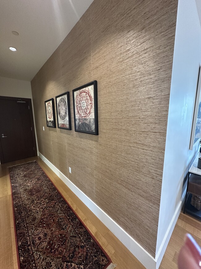 entry hallway in 604 - 1001 NW Lovejoy St