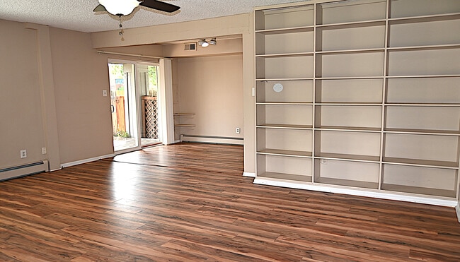 Building Photo - 4150 Monroe Dr