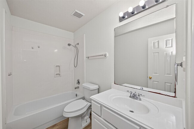 Building Photo - 7218 Fox Hall Ln