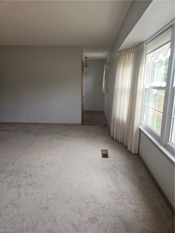 Building Photo - 7010 Carriage Hill Dr