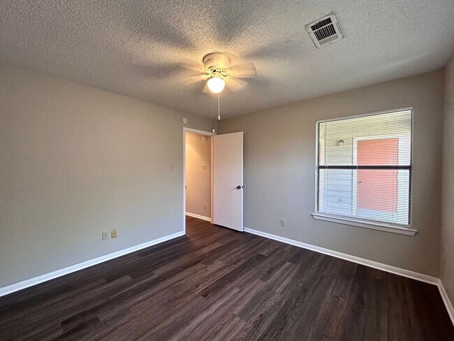Building Photo - 8913 Schick Rd