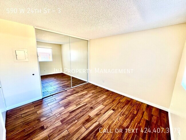 Building Photo - 590 W 24th St