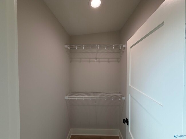 Building Photo - 14 Walnut St NE