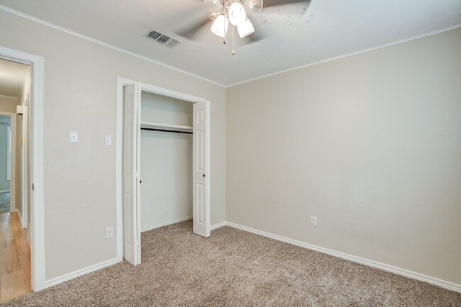 Building Photo - South Lubbock 4 bedroom 2 bath home