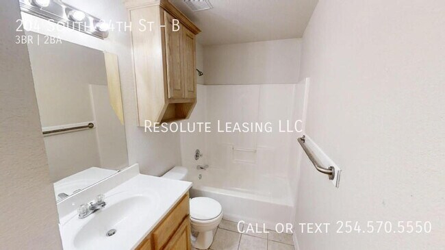 Building Photo - 204 S 34th St