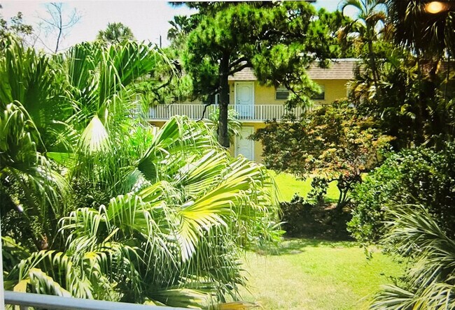 Building Photo - 5150 NE 6th Ave