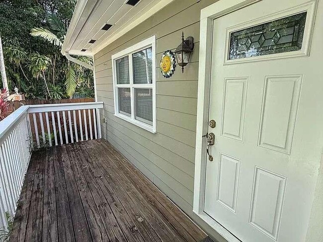 Building Photo - 4301 SW 60th Pl