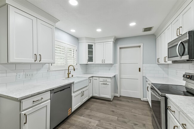 Building Photo - 3030 Jane Long League Dr