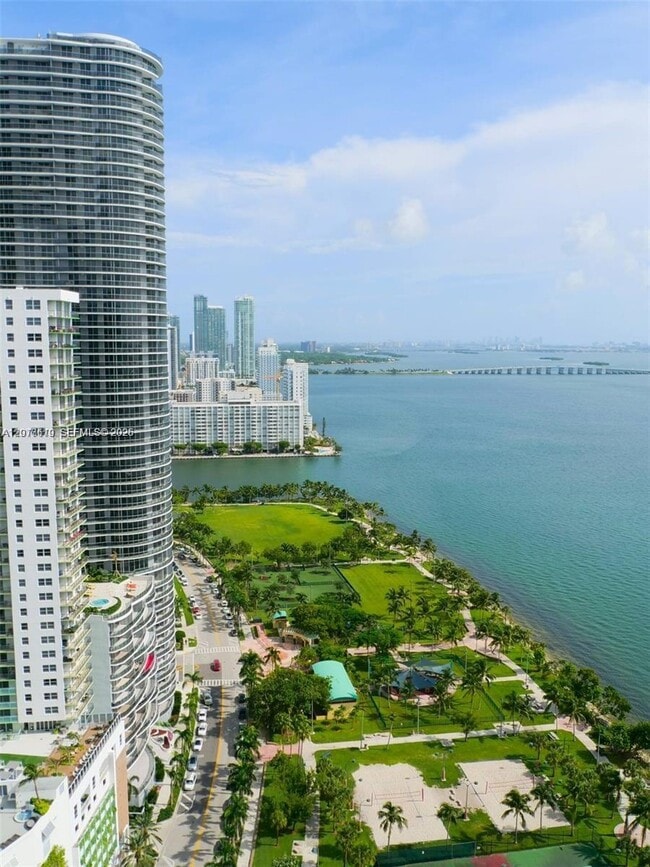 Building Photo - 1717 N Bayshore Dr