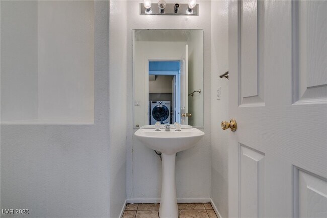 Building Photo - 7809 Calico Flower Ave