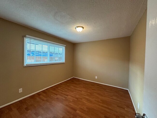 Building Photo - Stunning 5 bedroom tree lined cul-de-sac street in West Hills