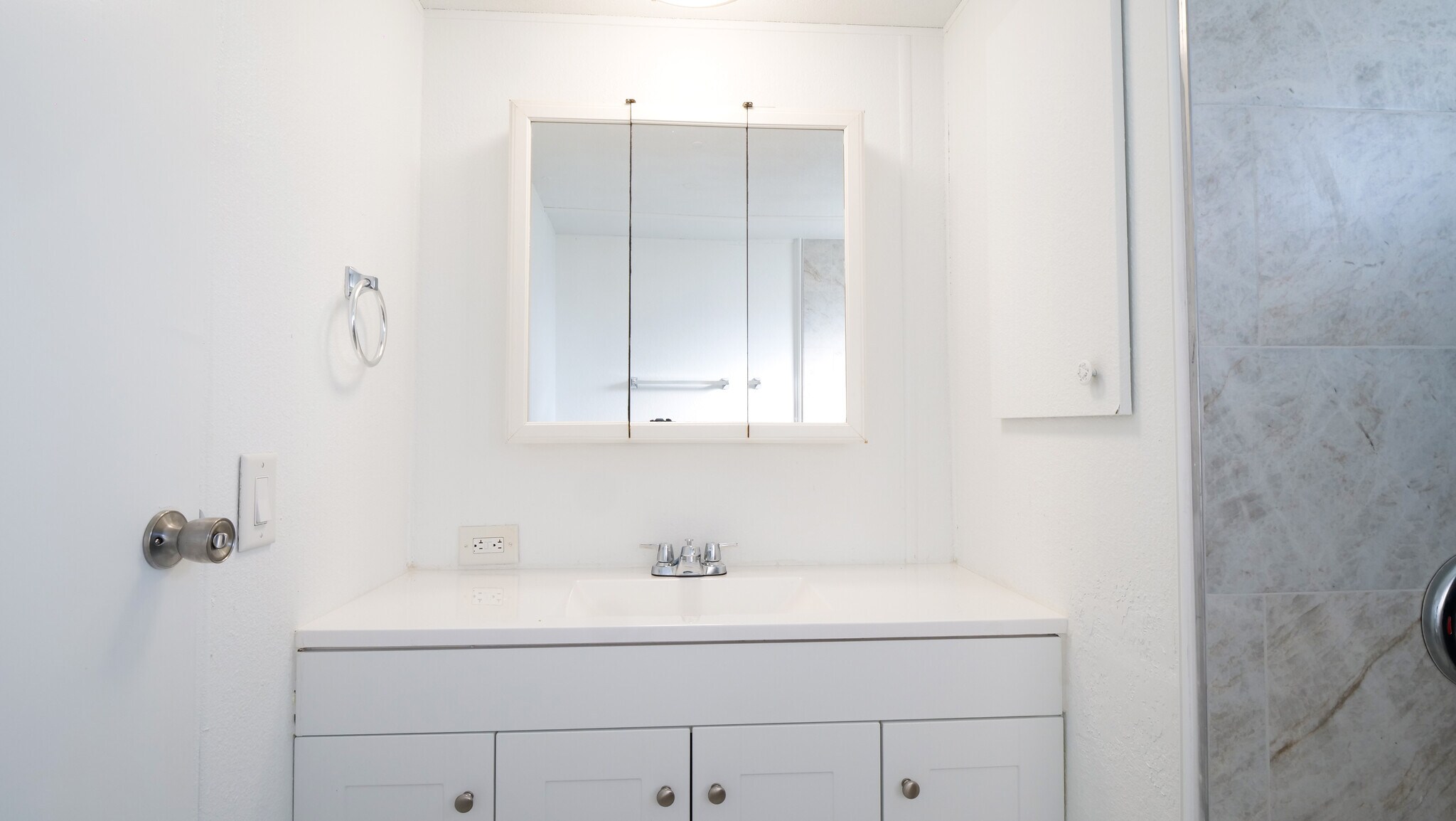 Building Photo - 209 50th Avenue Plz E