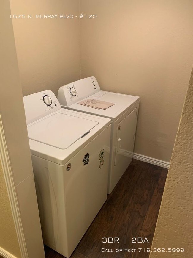 Building Photo - 5 Fountains End unit