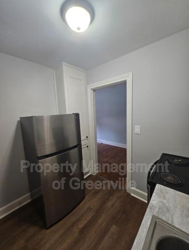Building Photo - 117 White Oak Dr
