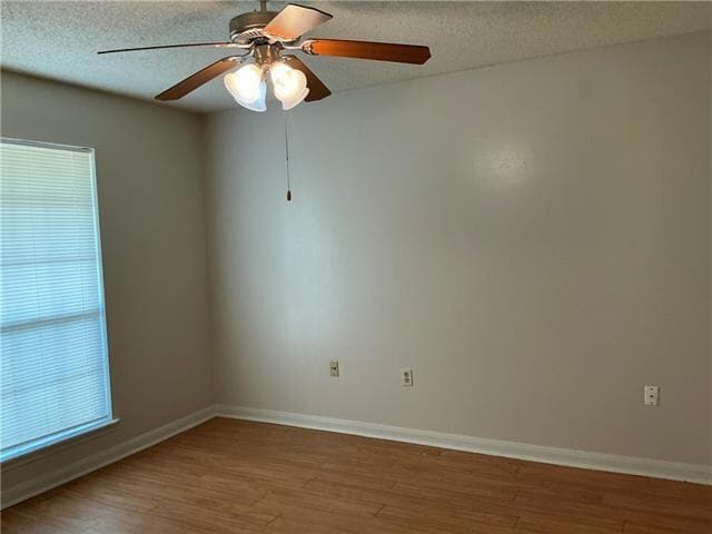 Building Photo - 421 Portsmouth Dr