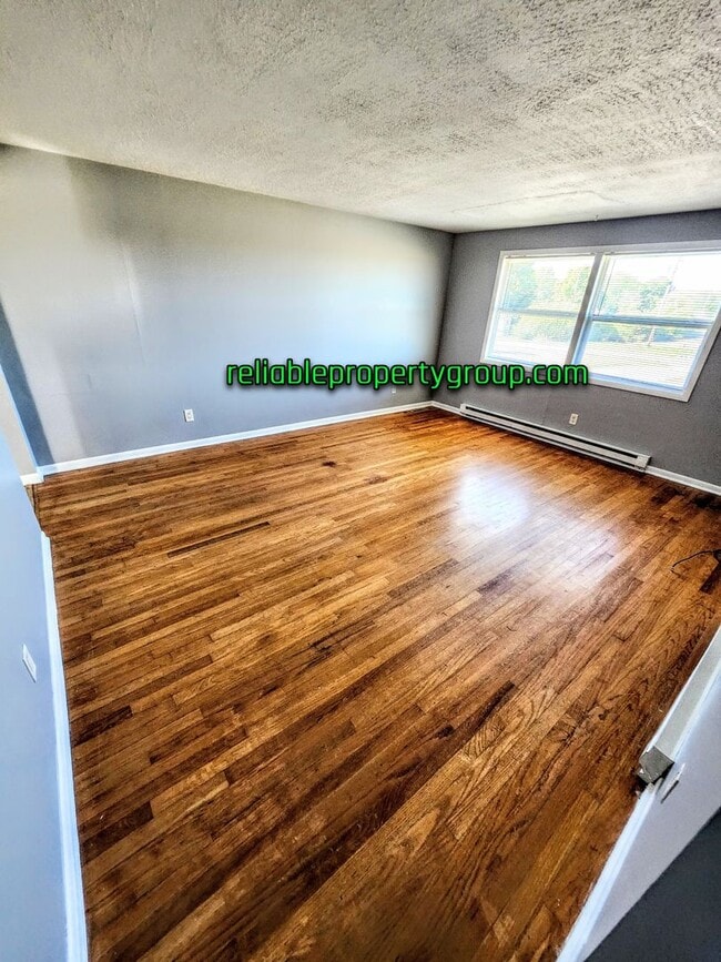 Building Photo - New Listing in Fort Wayne