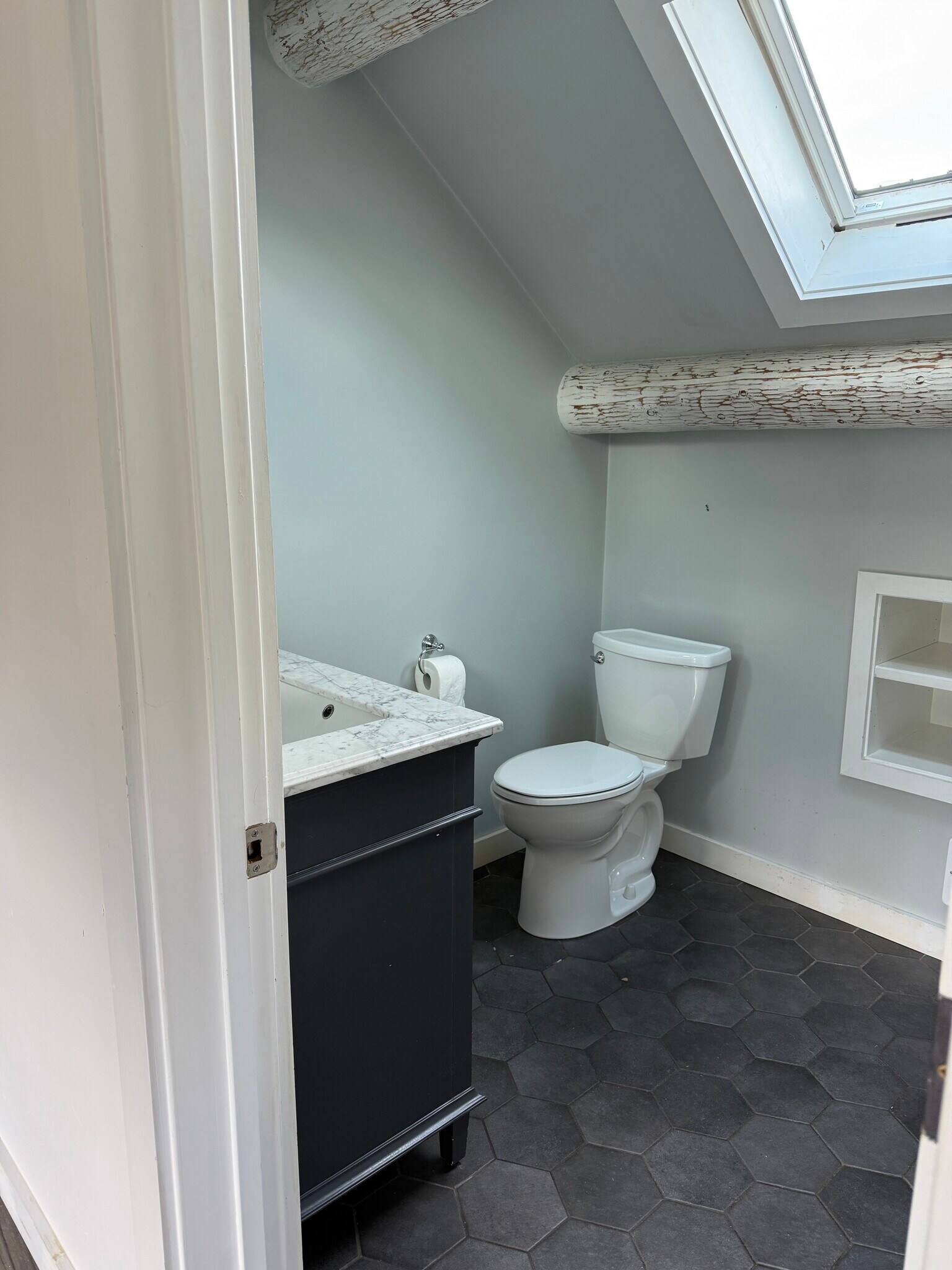 Building Photo - 40 W Quasset Rd