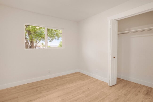 Building Photo - "Charming Newly Remodeled 4-Bed Oasis Touches in St. George – 1528 Sq Ft of Comfort!"
