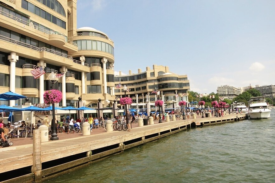 Building Photo - 955 25th St NW