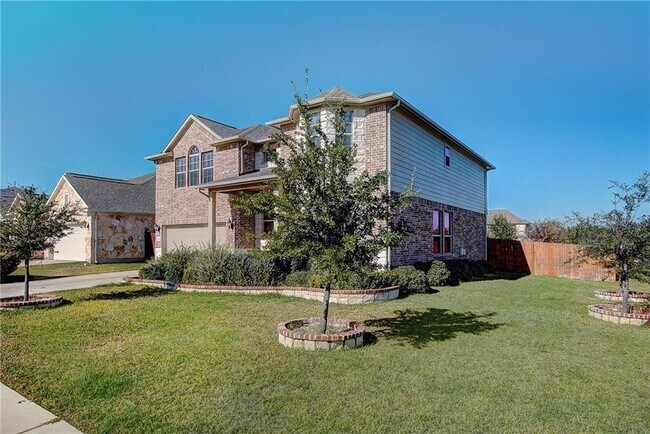 Building Photo - 2601 Mirasol Loop